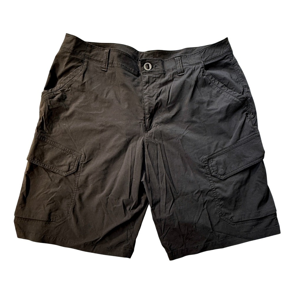 Under Armour Shorts Mens 38 Black HeatGear Cargo Loose Fit Performance Outdoor